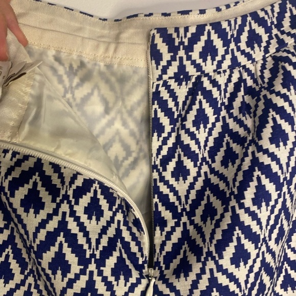 J Crew Ikat Blue and White Pleated Skirt With Pockets Size 10 Office Preppy - Picture 9 of 12